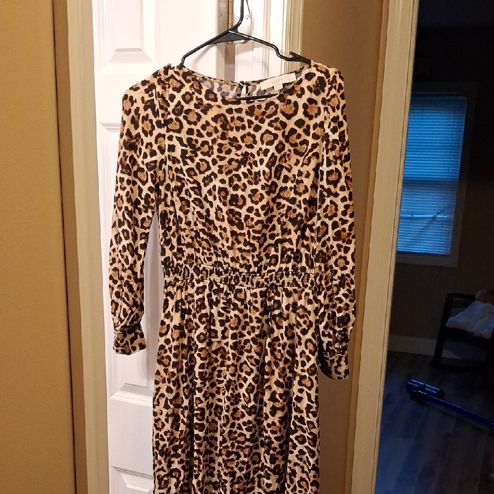 $5/$25- LOFT NWOT Petite Leopard Long Sleeve Dress